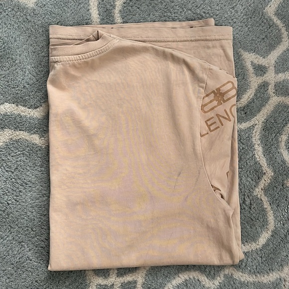Balenciaga T-Shirt Size Large - Needs TLC - Picture 16 of 16